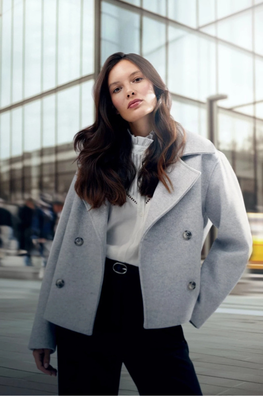 Dvouřadý krátký šedý kabát Velikost: XL