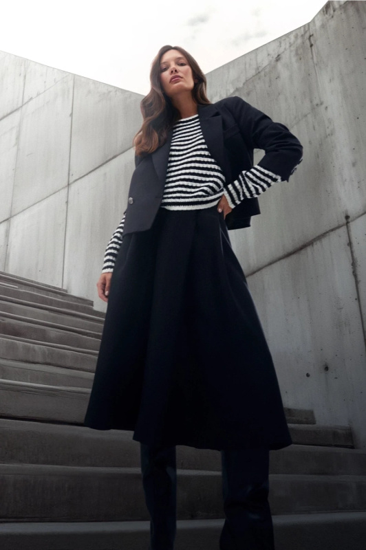 Dámská rozevlátá sukně MOODO - černá Velikost: L