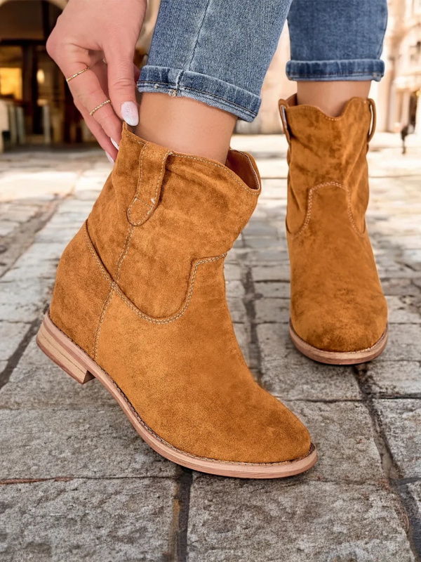 Resti Brown ankle boots a'la cowboy boots on an indoor wedge Jelluma - Footwear