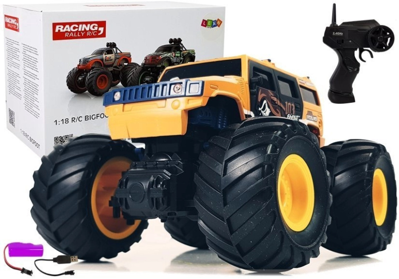 Závodní auto s velkými koly žluté
