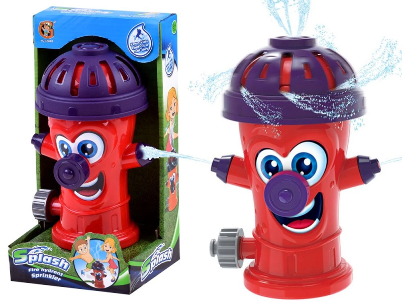 Zahradní hydrant jako hračka s postřikovačem