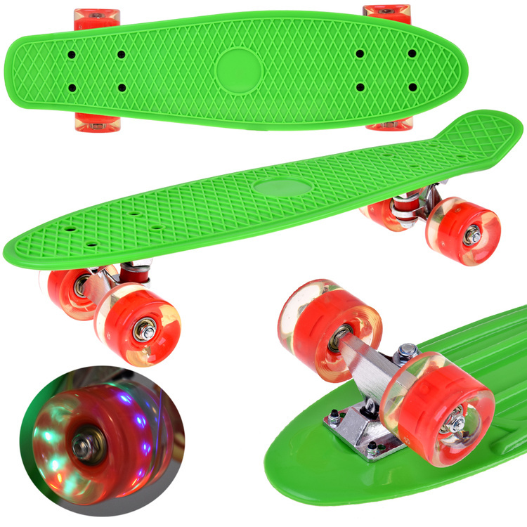 LED skateboard se svítícími kolečky
