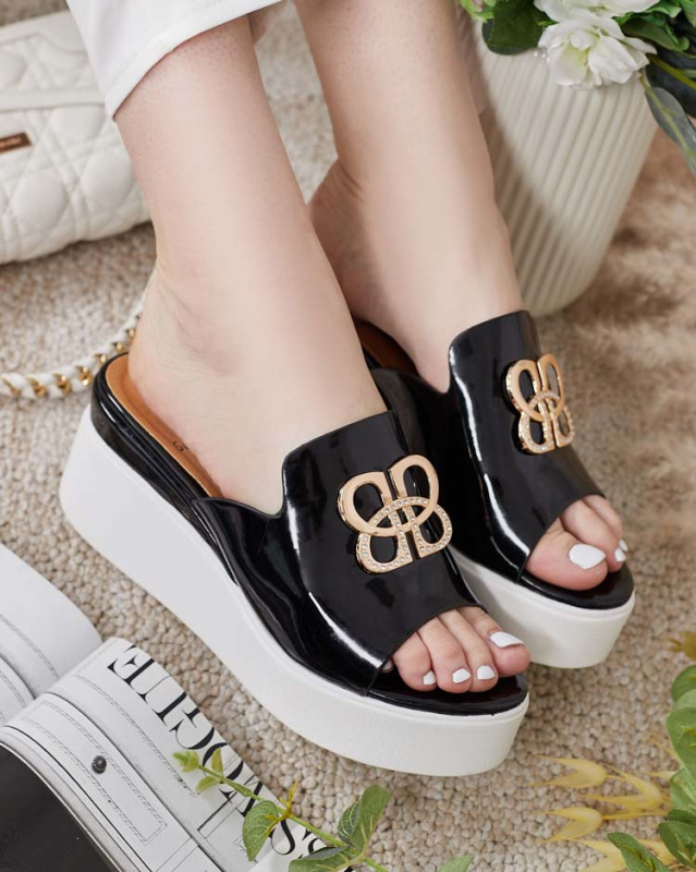 Lakovaně dámské žabky Resti