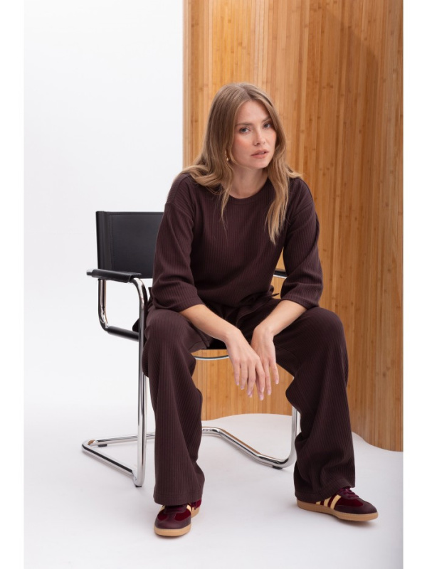 B301 Žebrovaný pletený top - tmavá čokoláda EU L