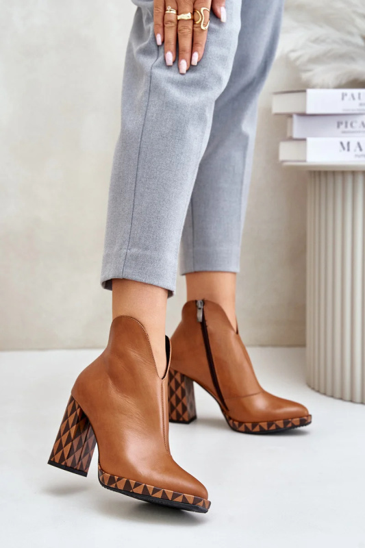 Kožené Kotníkové Boty Na Podpatku Laura Messi 2836 Hnědé 39