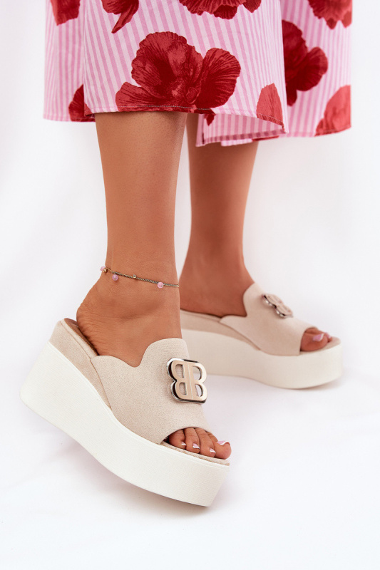 Sandal na platformě a klínu s ozdobou béžové Tanonea 40