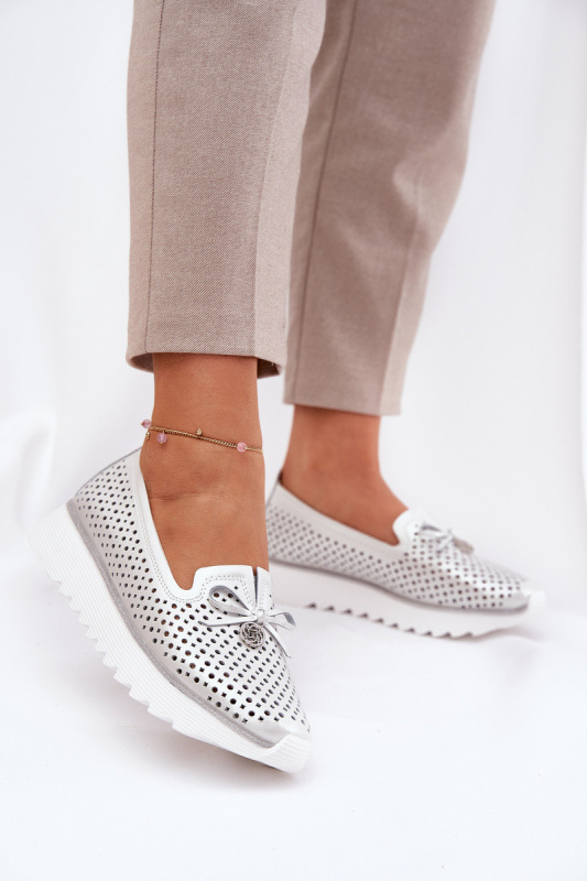 Dámské Kožené Polobotky S Ažurovým Designem Z Přírodní Kůže D&A LR51-631 Stříbrné 40