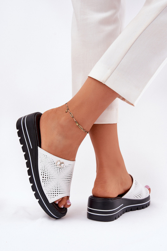 Dámské kožené pantofle na klínu Vinceza 41477 bílé 40