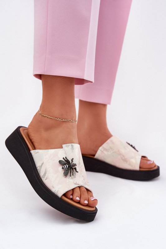 Dámské kožené pantofle s broží Vinceza 66752 béžové 38