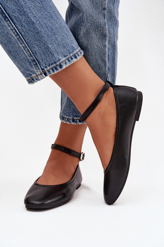 Dámské baleríny s páskem a přezkou Černé Janelor 38