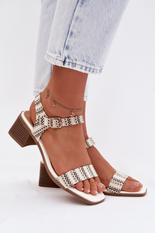 Bílé sandály na blokovém podpatku Sabela