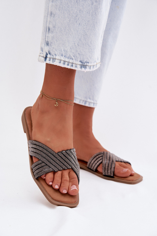 Dámské pantofle na nízkém podpatku Black