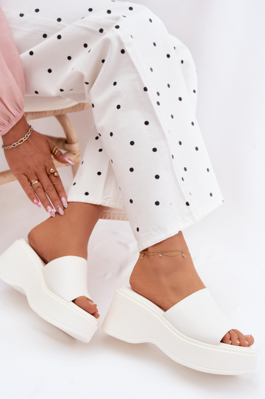 Bílé platformové sandály Virelia