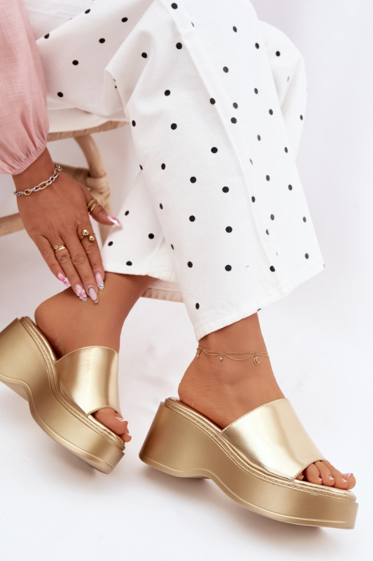 Dámské sandály na platformě Virelia zlaté