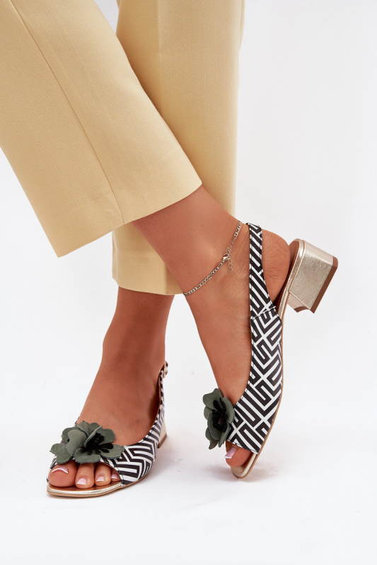 Kožené Dámské Sandály Na Klínku S Dekorativním Květinou Laura Messi 2973 Bílá-Černá 37