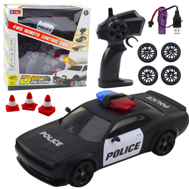 Závodní RC auto s výměnnými koly policie