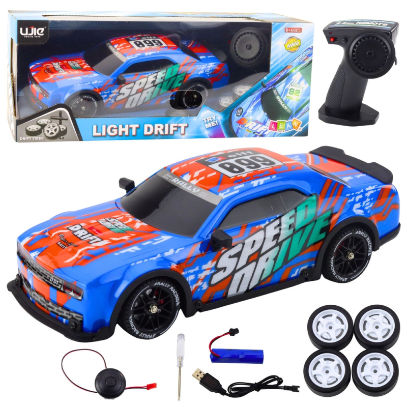 Rc sportovní auto s podsvícenou karoserií a driftovacími koly – modré