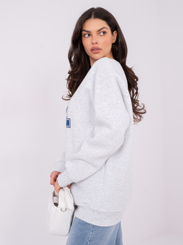 Světle šedá mikina s číslem 21