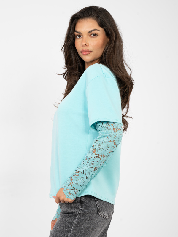 Halenka s krajkovými rukávy v mátové barvě