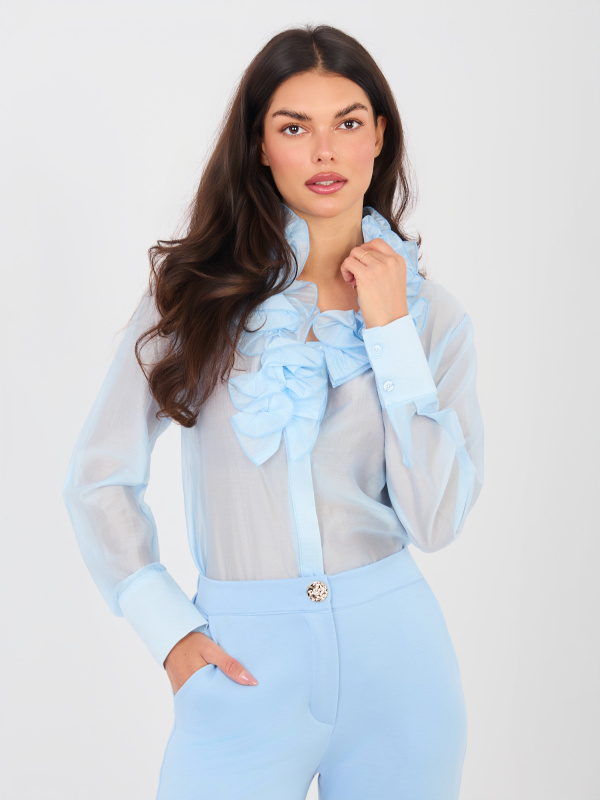 Světle modrá šifonová halenka s volány