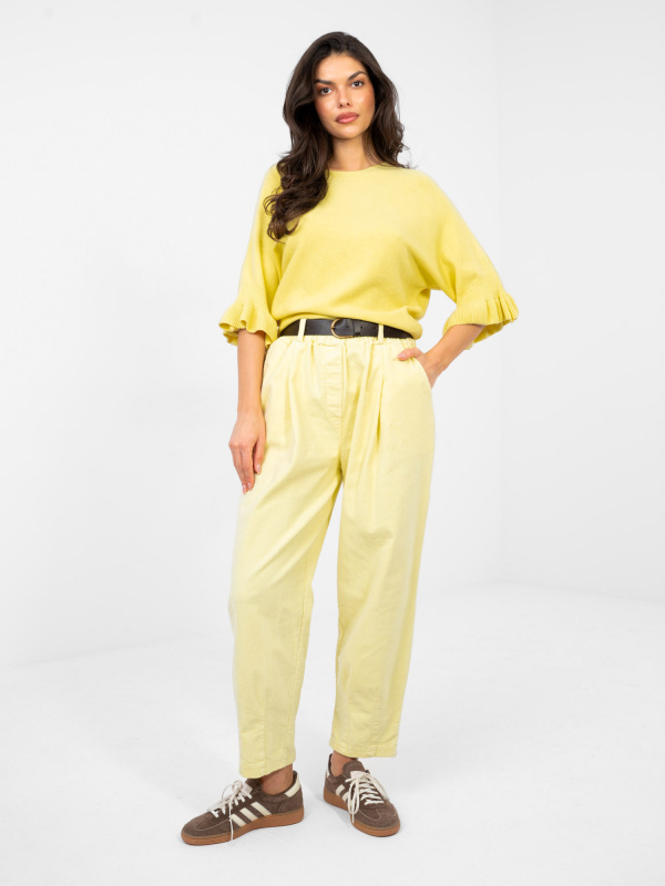 Pastelově žlutý dámský svetr