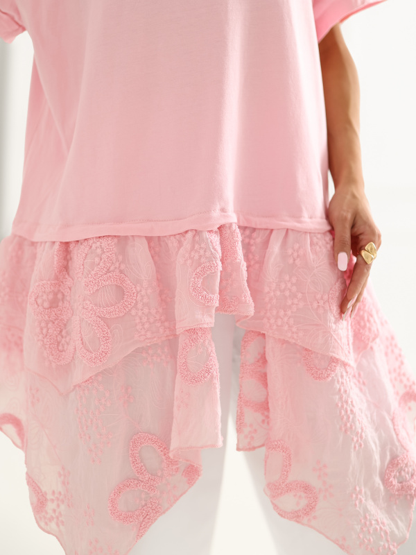 Světle růžová dlouhá halenka s volány