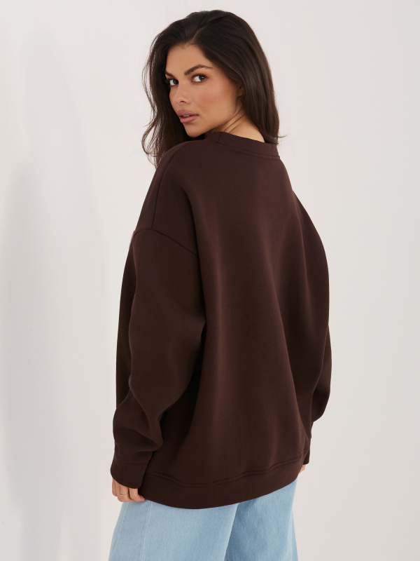 Hnědá mikina s kontrastním nápisem