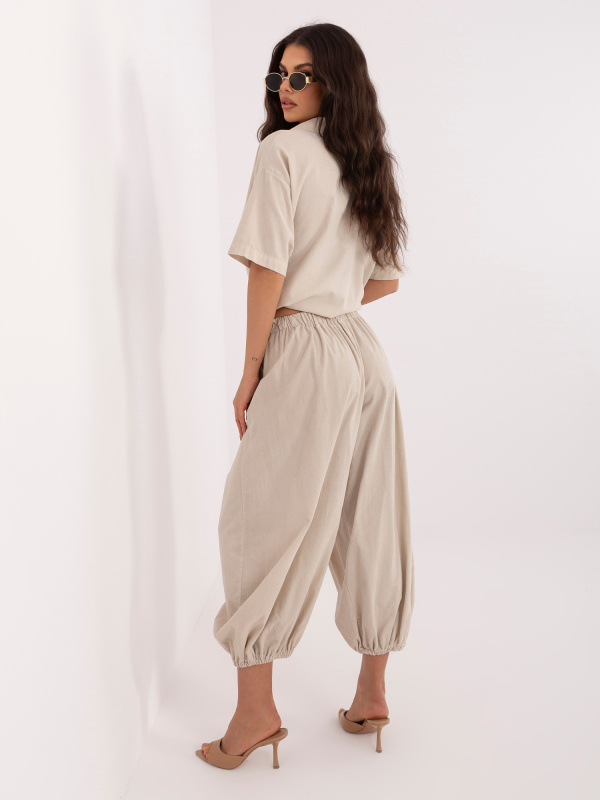 Béžové struksové kalhoty parachute