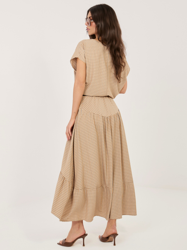 Áčková sukně v camel odstínu