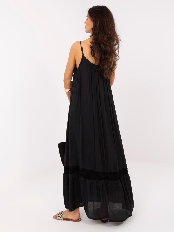 Letní šaty s ozdobnými korálky