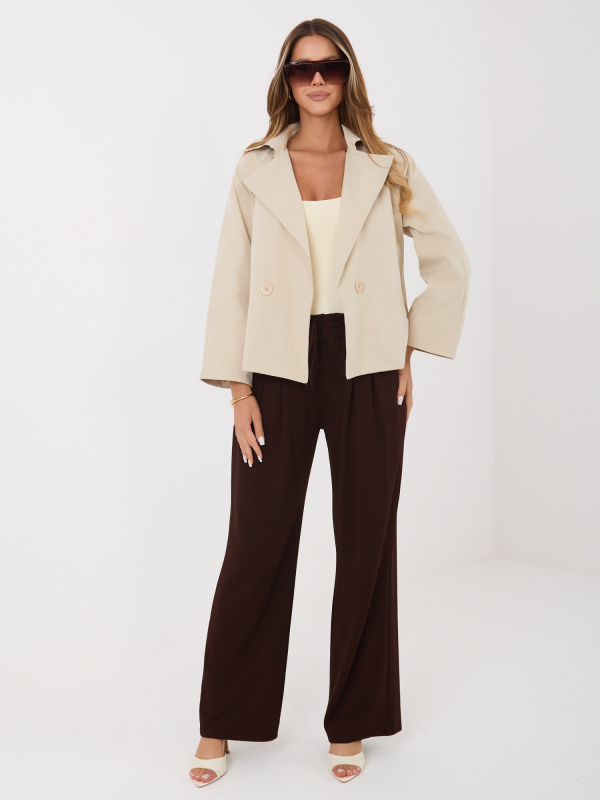 Béžový krátký trenčkot s dvouřadým zapínáním