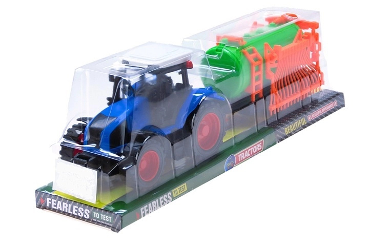 Traktor se zemědělským strojem