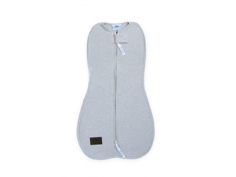 Zavinovačka Sleepee First Step Swaddle s čepičkou zdarma světle šedá
