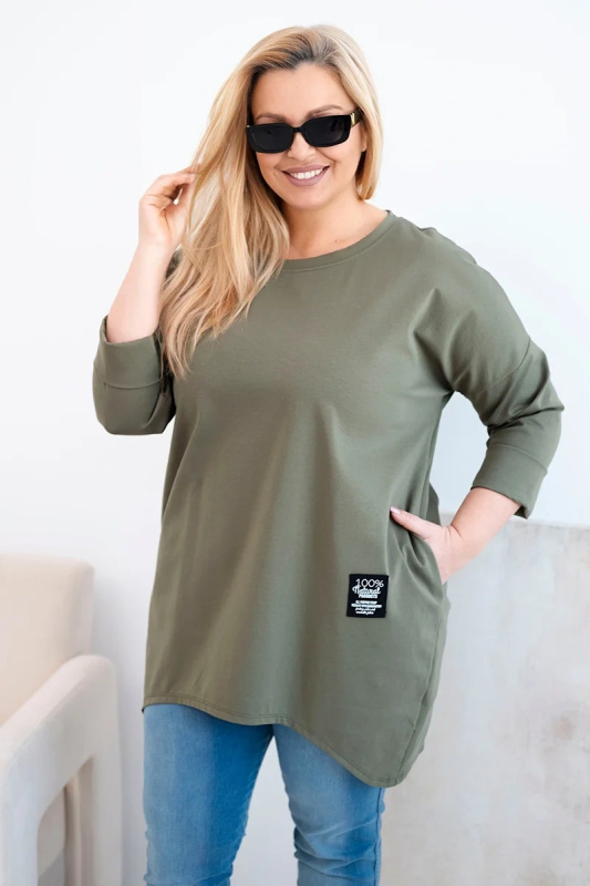 Plus size dámská halenka s delším hřbetem, khaki