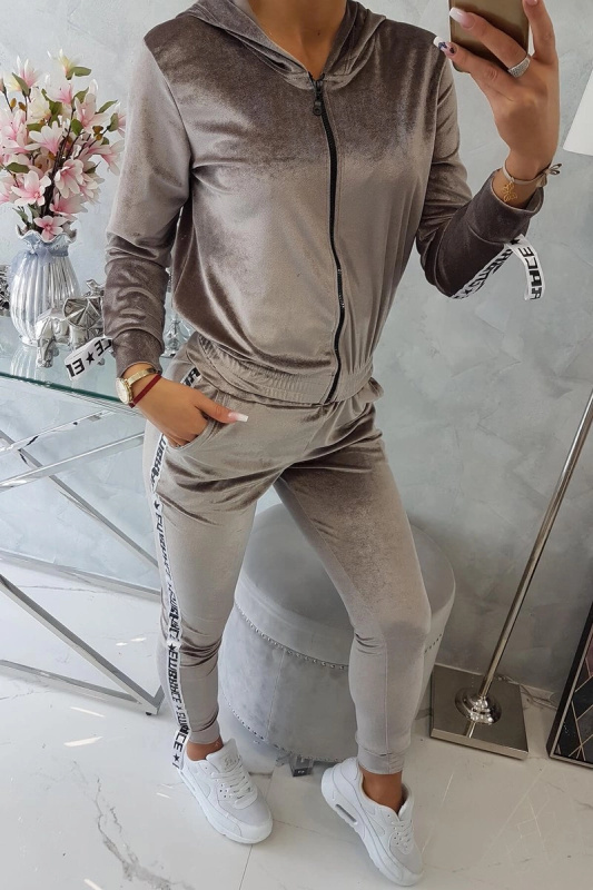 Kesi Velurová souprava s ozdobnými stuhami červená Barva: Šedá, Velikost: UNI