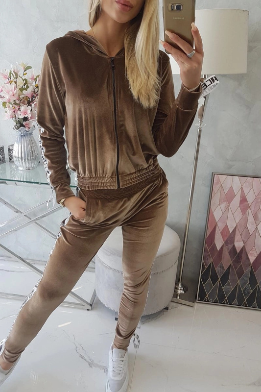 Kesi Velurová souprava s ozdobnými stuhami červená Barva: Hnědá, Velikost: UNI