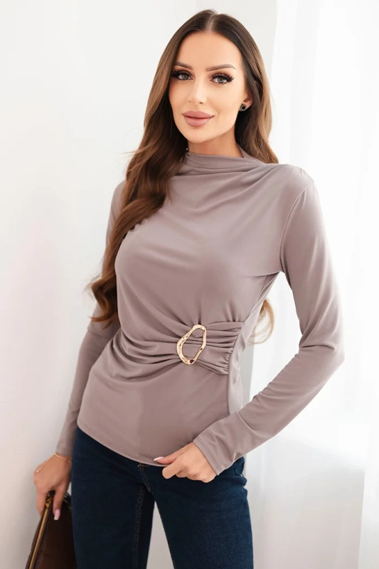 Kesi Dámská blůza z viskózy s nařasením a ozdobnou sponou fango Barva: Fialová, Velikost: UNI