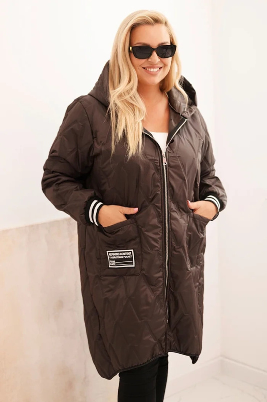 Dámská bunda Plus Size prošívaná s kapucí a sportovními manžetami hnědá UNI