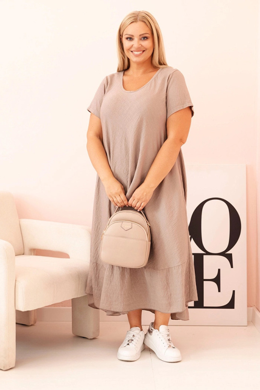 Dámské šaty plus size s krátkým rukávem a volánem z lehké viskózy cappuccino UNI