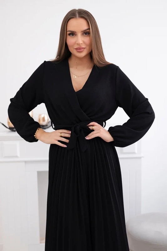 Kesi Šaty 1027M se svázaným plisovaným lemem Barva: Černá, Velikost: UNI