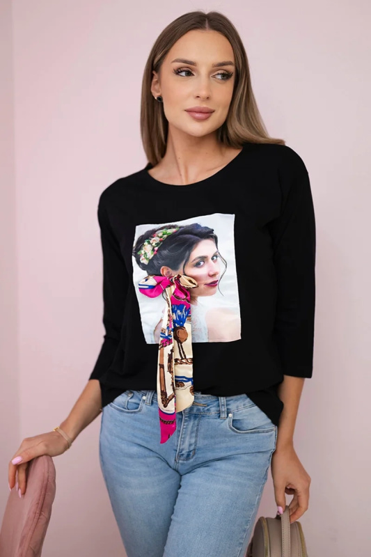 Kesi Halenka s grafickou a barevnou 3D mašlí Barva: Černá, Velikost: UNI