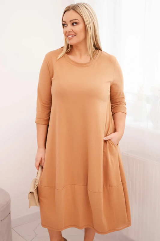 Kesi Dámské šaty ART21159 Plus Size s ohrnovacími rukávy a kapsami Barva: Tělová, Velikost: UNI