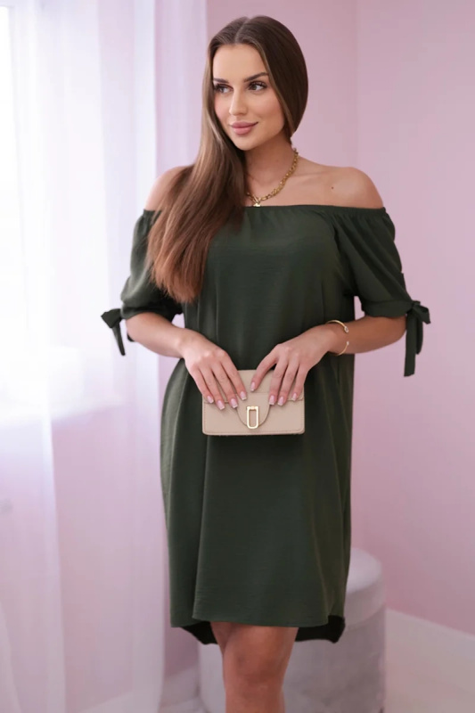 Kesi Šaty 3320 svázané na rukávech Barva: Zelená - tmavě, Velikost: UNI