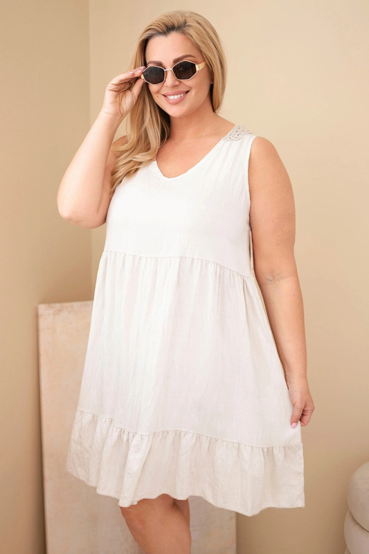 Plus size šaty bez rukávů s krajkou béžové
