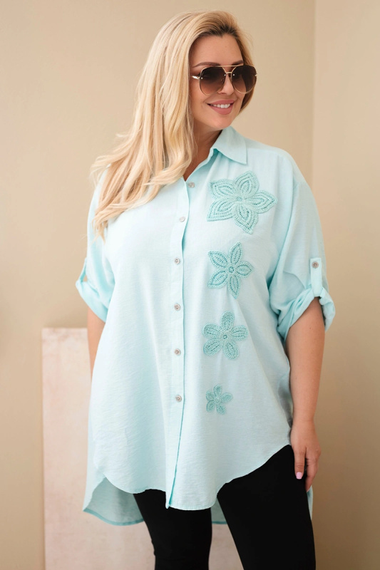 Plus size košile s květinovou výšivkou mint