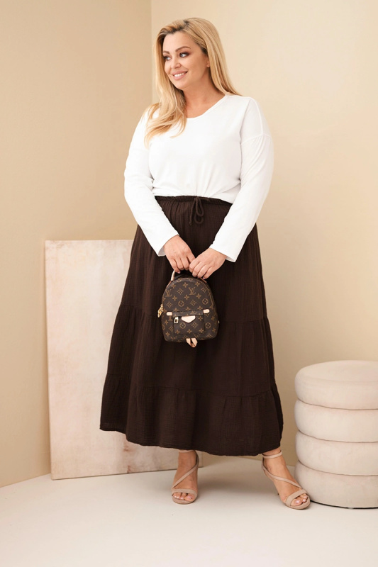 Plus size mušelínová sukně s volánem hnědá