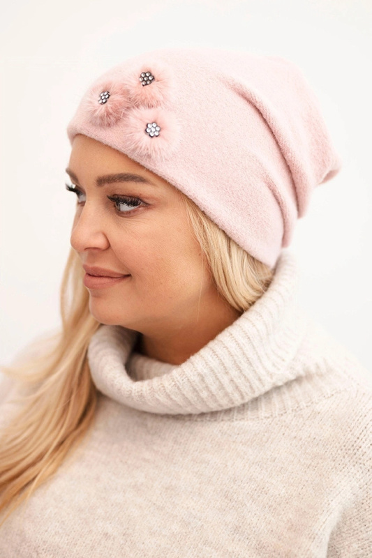 Dámská čepice s ozdobnými chlupatými květinami elegantní černá UNI