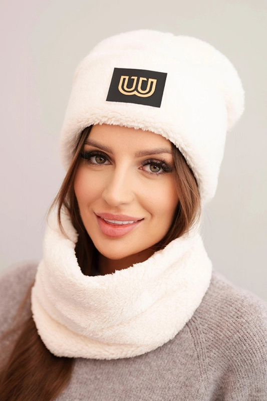 Dámská polarová souprava čepice a šála s ozdobnou nášivkou světle béžová UNI