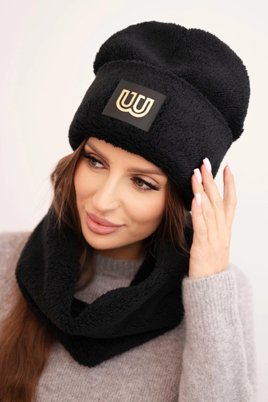 Dámská polarová souprava čepice a šála s ozdobnou nášivkou černý UNI