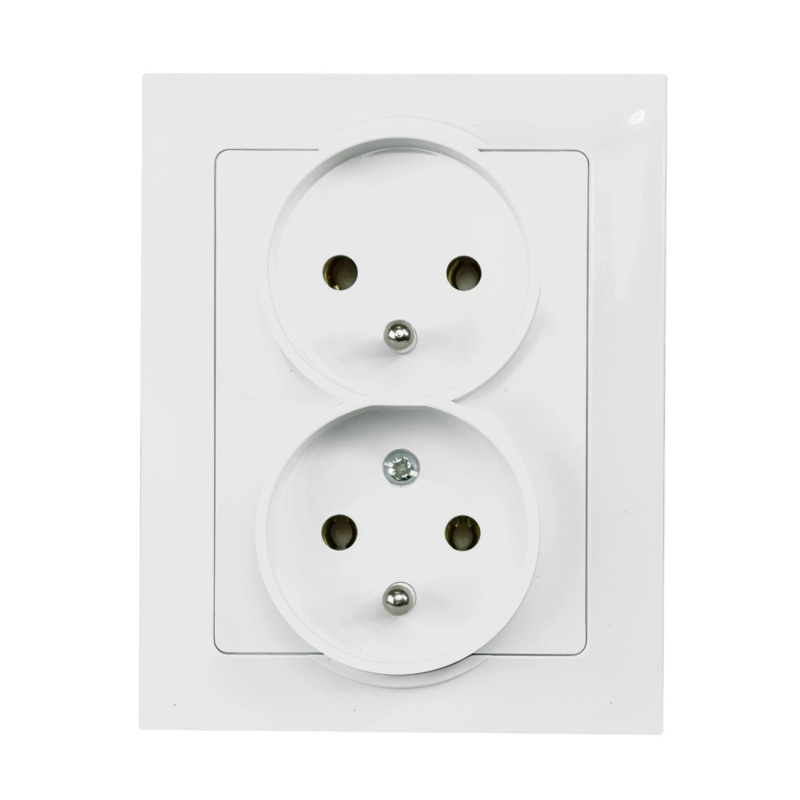 Zásuvka 2x Medium, bílá
